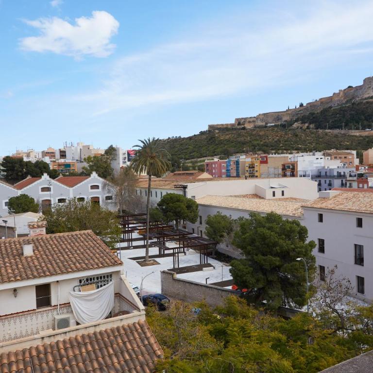 Casa España Art & Arena - Alicante Center 3 Bedrooms - Three-Bedroom Apartment - 10