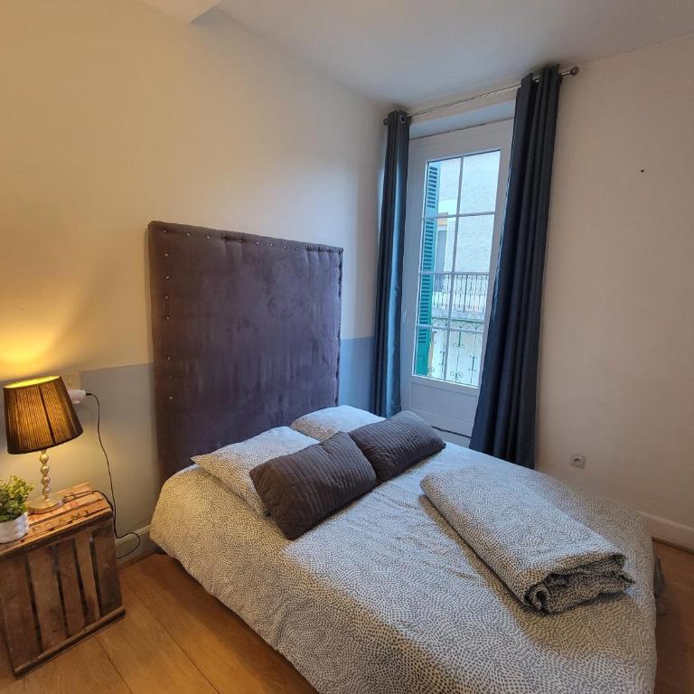Chambre Lumineuse avec Balcon - Cuisine Partagée & Salle de Bain Privative - Apartamento de 1 dormitorio - 2