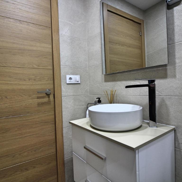 Habitación suite, entrada autónoma y baño privado - Habitación Doble - 15