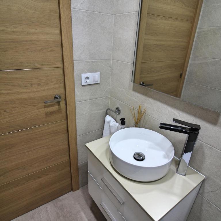 Habitación suite, entrada autónoma y baño privado - Habitación Doble - 18