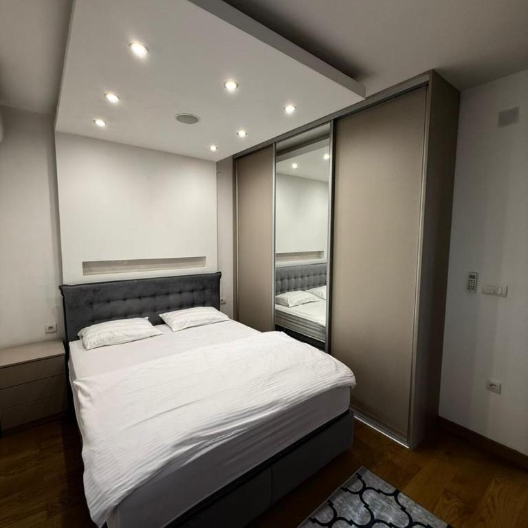 Eden apartments - Deluks Dvokrevetna soba sa Bračnim Krevetom, Balkonom i Pogledom na More - 4