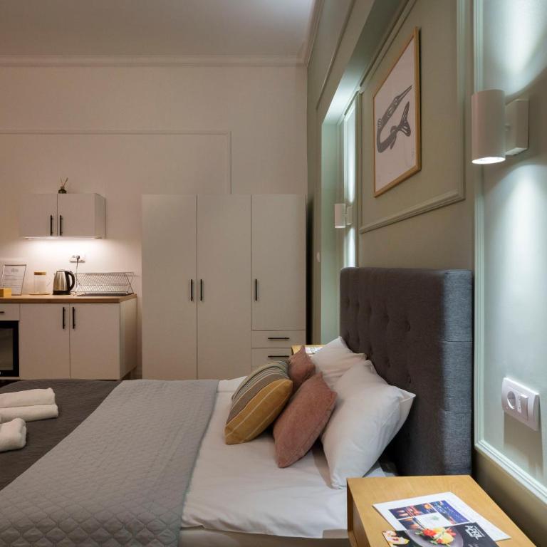 High Note Suites - Superior Double Room - 4