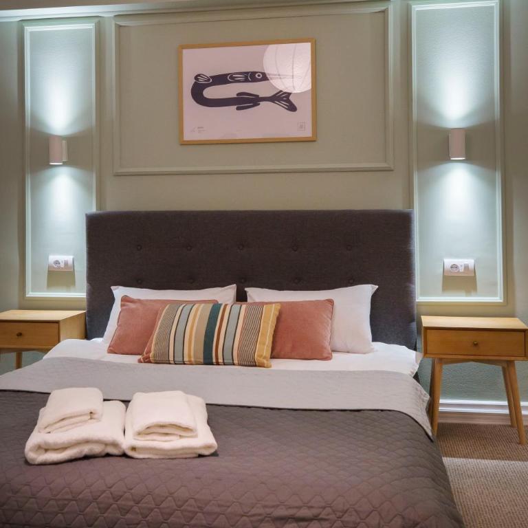 High Note Suites - Superior Double Room - 9