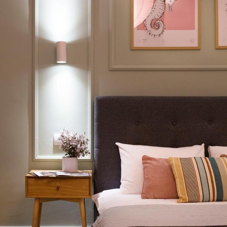 High Note Suites - Deluxe Triple Room - 12