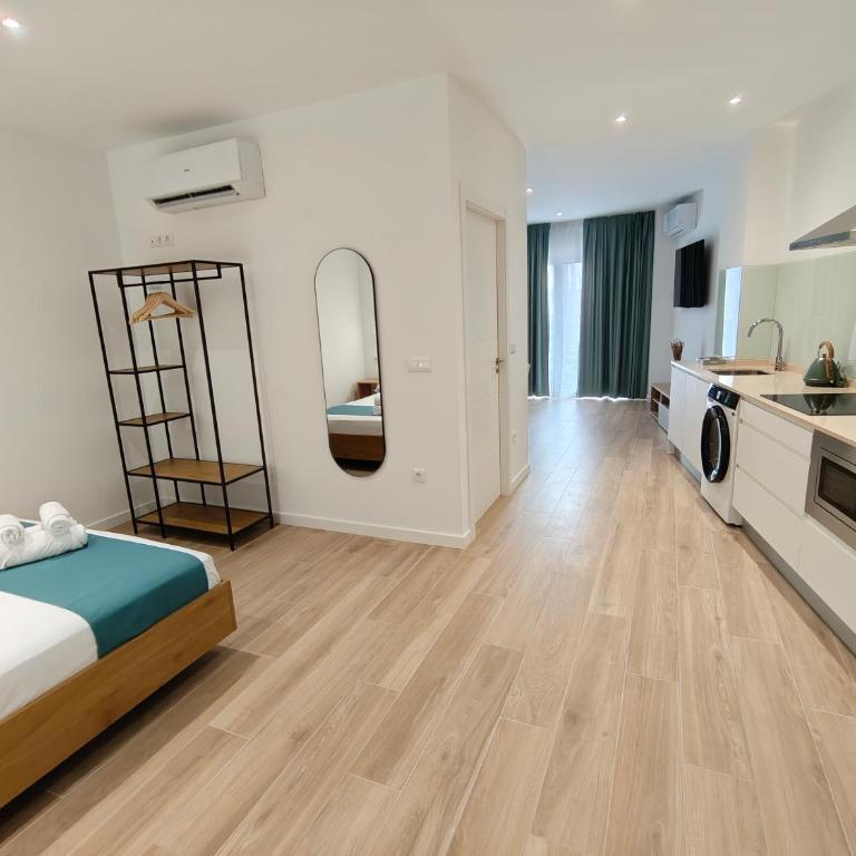 Estemar Suites - Suite con vistas al mar - 1 cama grande - 1