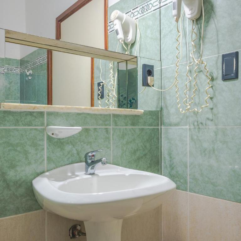 Hotel Rex - Habitación Triple Estándar - 6