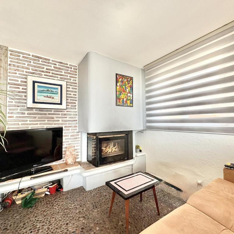 Maison lumineuse avec vue mer, montagne et sur le Rocher de Roquebrune, piscine et parking - Villa mit 2 Schlafzimmern - 15
