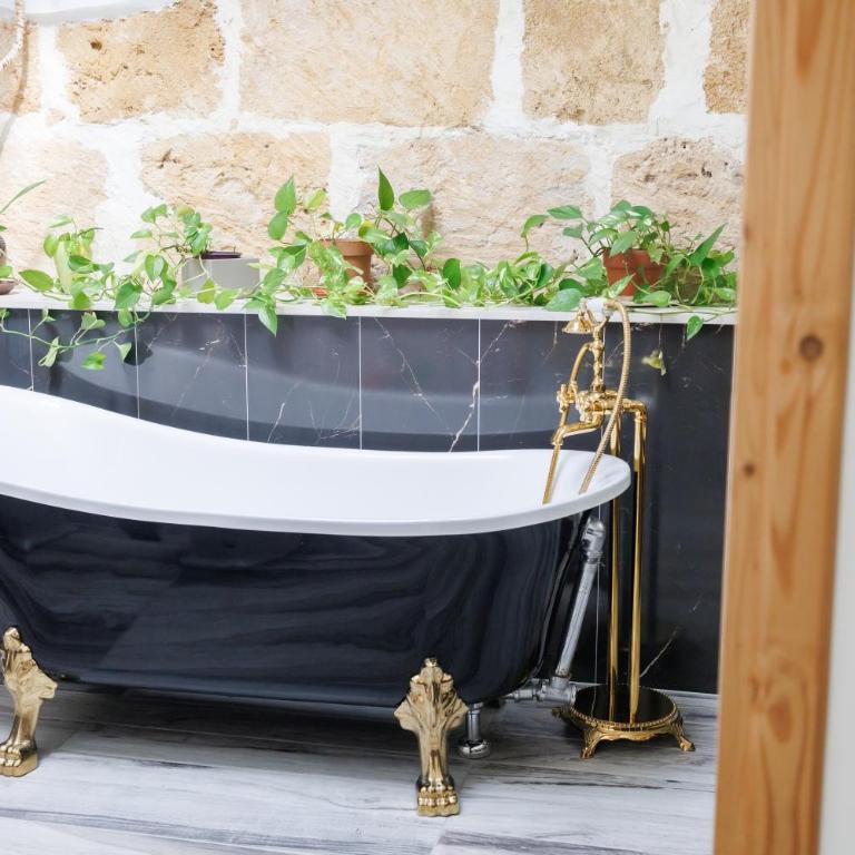 Ire' Luxury Suite - Suite King con Vasca Idromassaggio - 13