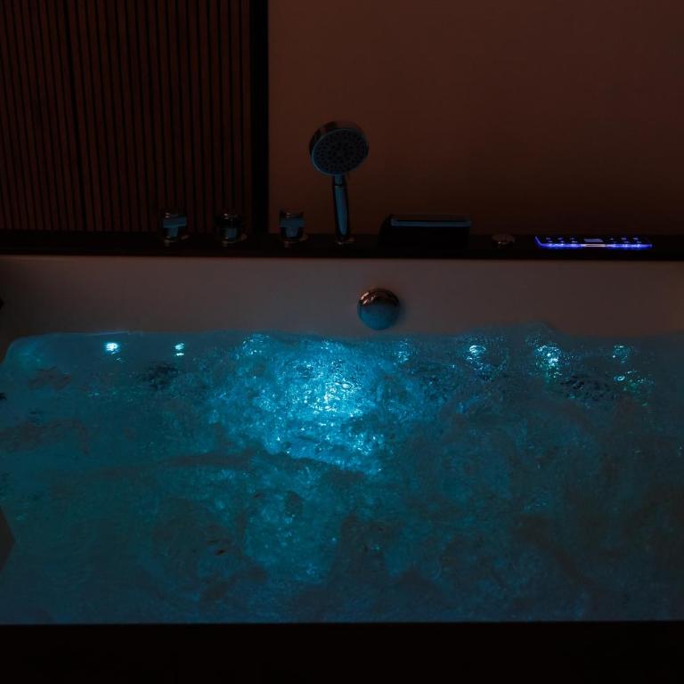 Ire' Luxury Suite - Suite King con Vasca Idromassaggio - 29