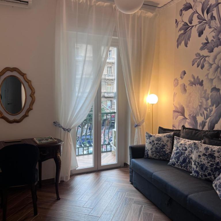 Serapide13 a Santa Lucia - Appartamento con 1 Camera da Letto - 2