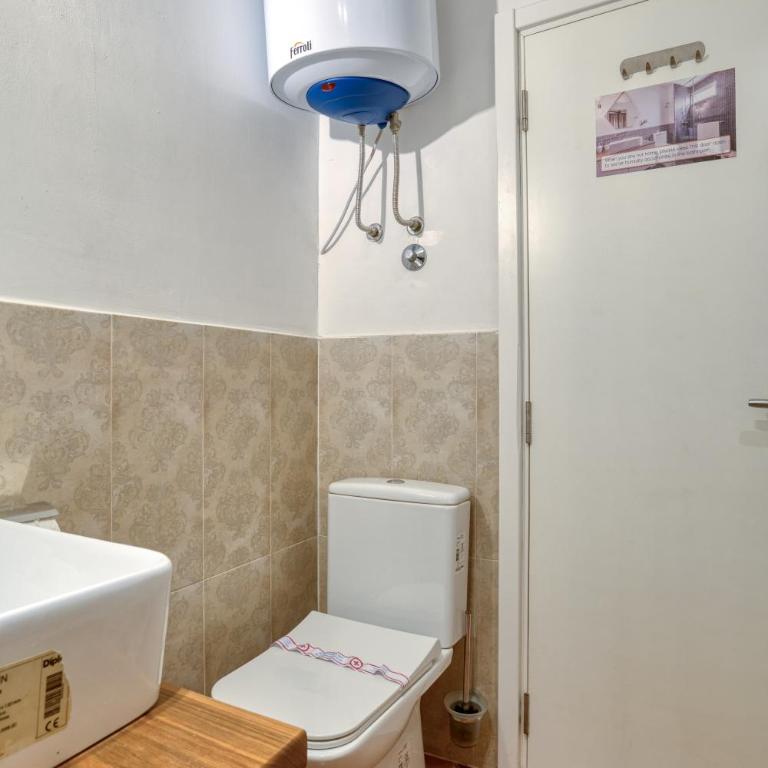 Romantic Rooftop View Hideaway- Old Town Nr 404 - One-Bedroom Apartment - 14