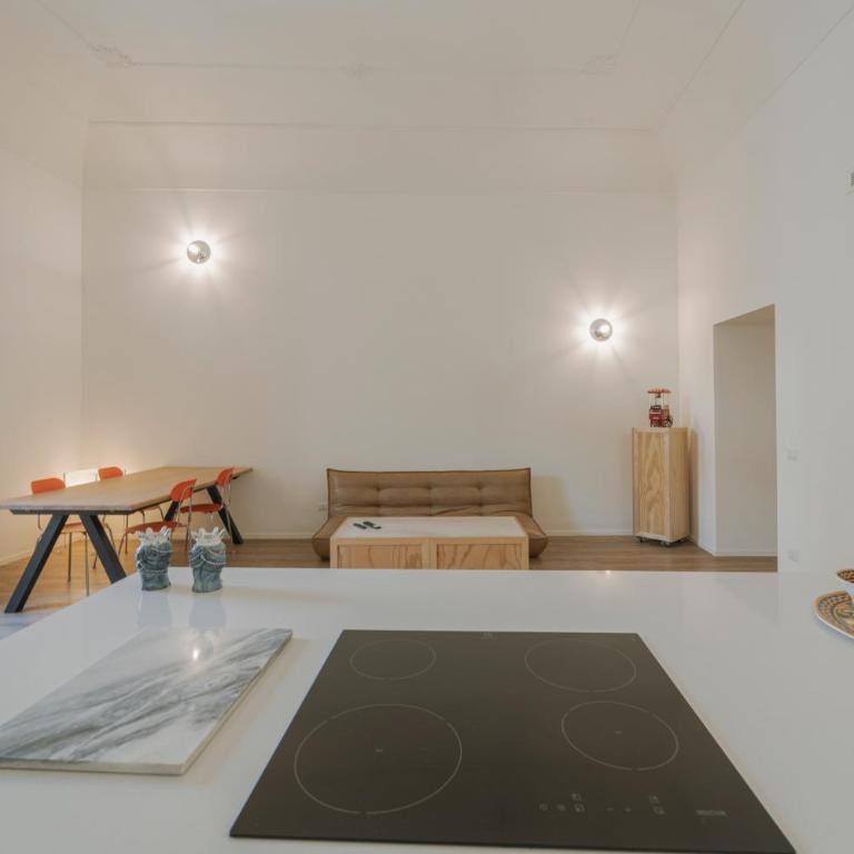 Palazzo Lucatelli Suite - Pieno Centro - Appartamento con 1 Camera da Letto, Balcone e Vista Mare - 13