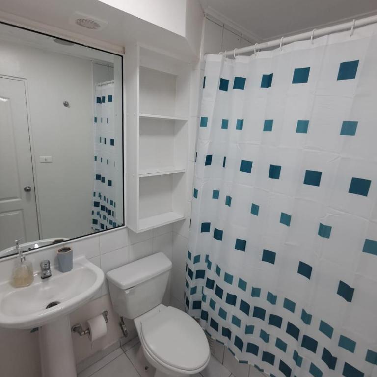 Cómodo depto en condominio con piscina y parking - One-Bedroom Apartment with Balcony - 6