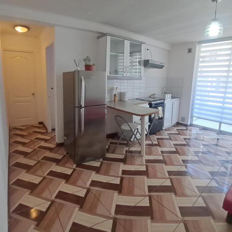 Cómodo depto en condominio con piscina y parking - One-Bedroom Apartment with Balcony - 17
