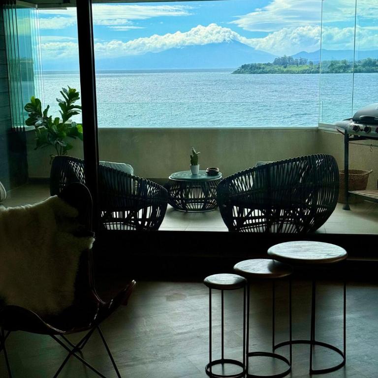Departamento Premium Frente al Lago y Volcanes Terraza Panorámica - Three-Bedroom Apartment - 18