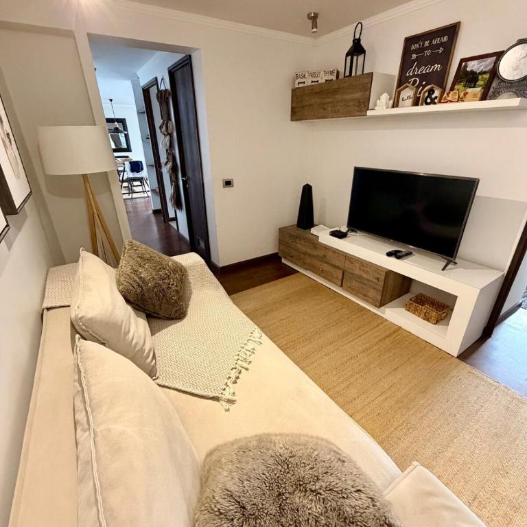 Departamento Premium Frente al Lago y Volcanes Terraza Panorámica - Three-Bedroom Apartment - 12
