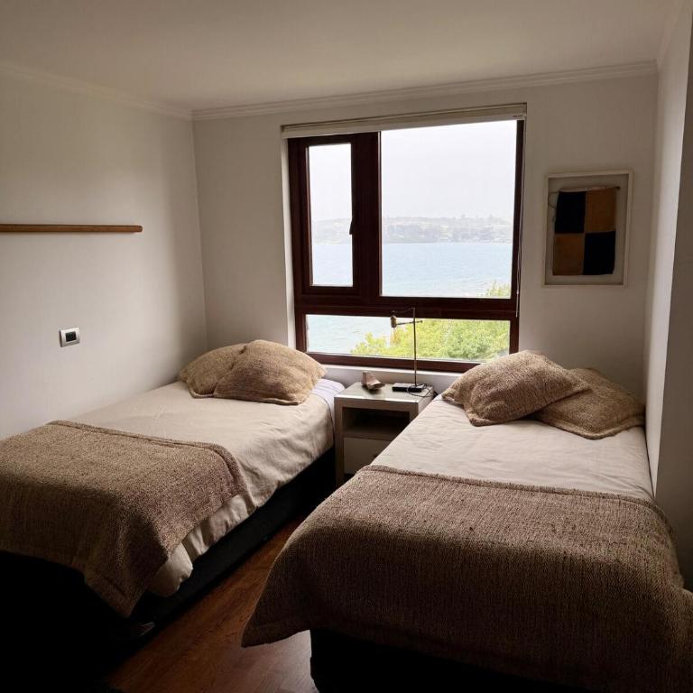 Departamento Premium Frente al Lago y Volcanes Terraza Panorámica - Three-Bedroom Apartment - 11