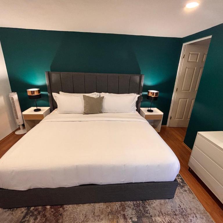 Beautiful & Quiet WFH Apt Across Reforma 222 Mall - One-Bedroom Apartment - 7