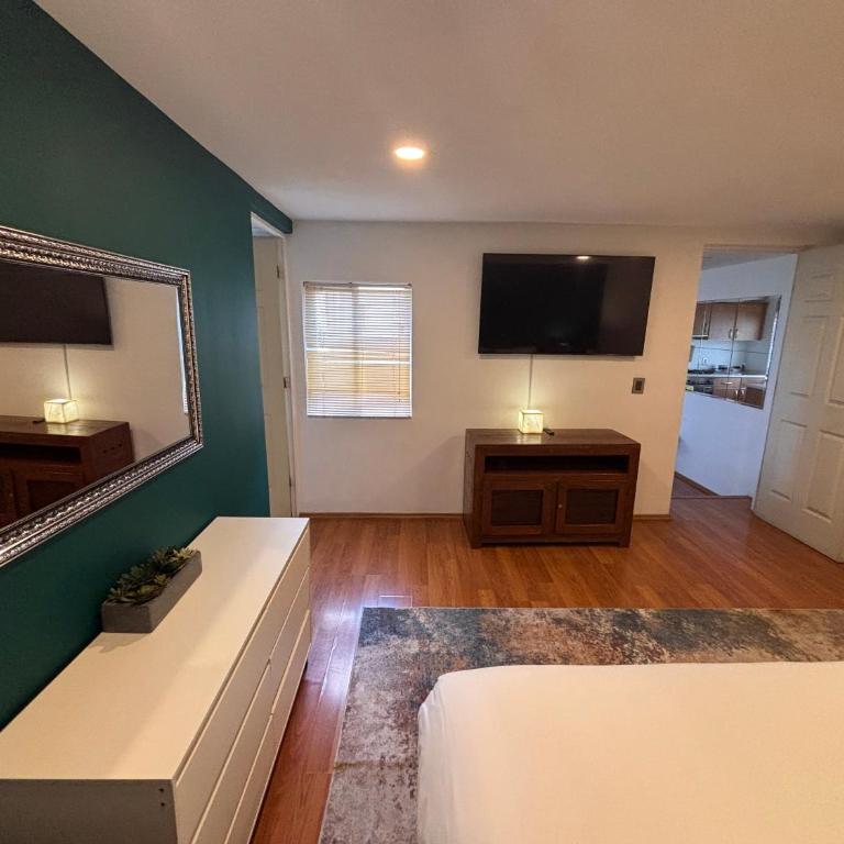 Beautiful & Quiet WFH Apt Across Reforma 222 Mall - One-Bedroom Apartment - 9