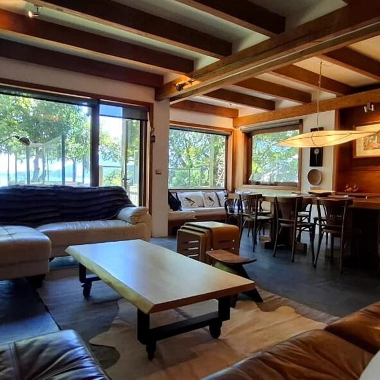 Casa exclusiva frente a la playa y cerca del centro - Five-Bedroom House - 3