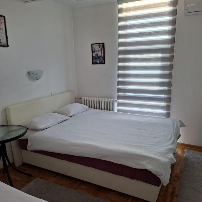 Bela Ruza Rooms For Rent Near Airport - Apartman sa 1 Spavaćom Sobom - 1