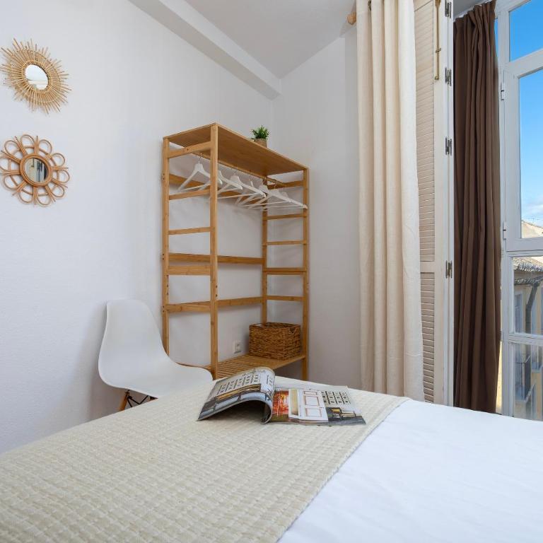 Exclusive Apartments Plaza Merced - Superior Apartment - 13