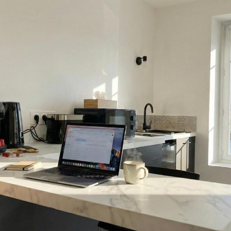 LE 21 - Suite SPA Premium - Jacuzzi Privatif & Vue Rhône - Appartement 1 Chambre - 13