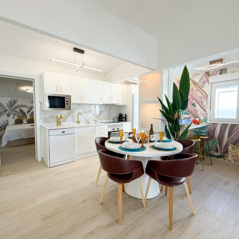 Oasis Beach Home III The Paradise with private Jacuzzi - Three-Bedroom Villa - 48