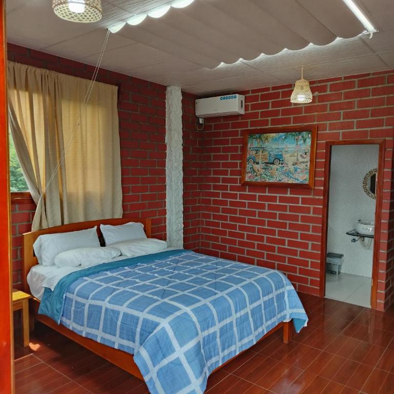 Marybutch - Queen Room with Sea View - 10