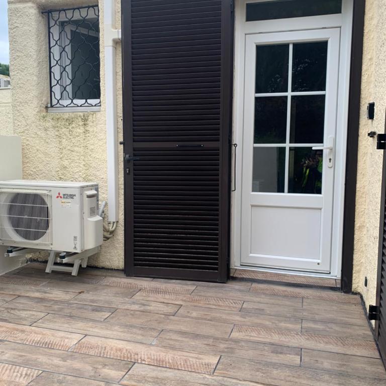 Appartement F2 agréable avec terrasse - Appartement 1 Chambre - 1