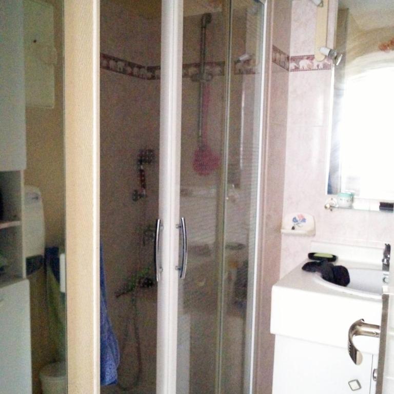 T2, 100 m des calanques de St Aygulf - One-Bedroom Apartment - 8