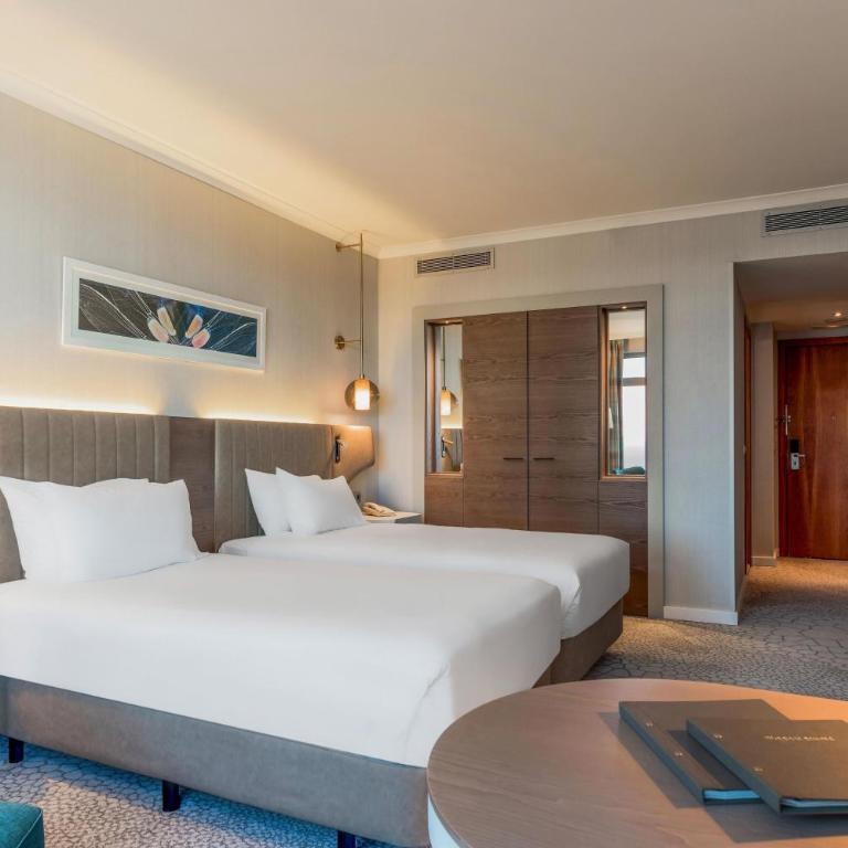 Hilton Diagonal Mar Barcelona - Twin Room with Pool View - 1