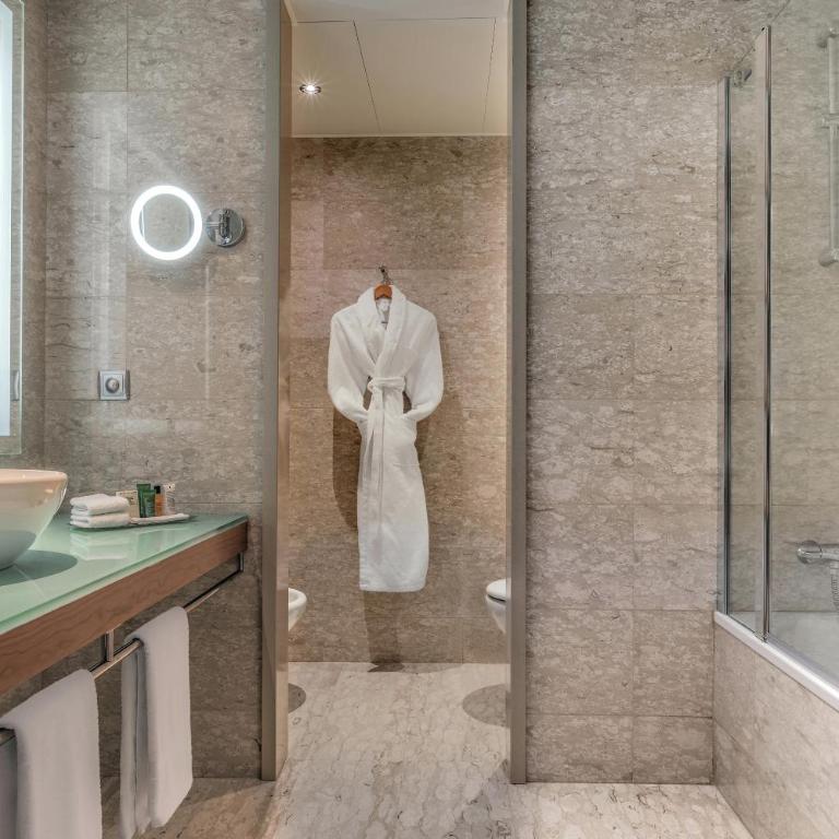 Hilton Diagonal Mar Barcelona - Family Connecting Rooms - 1