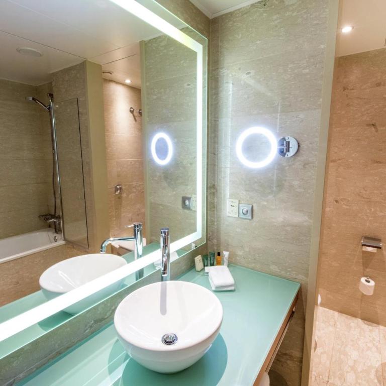 Hilton Diagonal Mar Barcelona - Executive Twin Room - 2