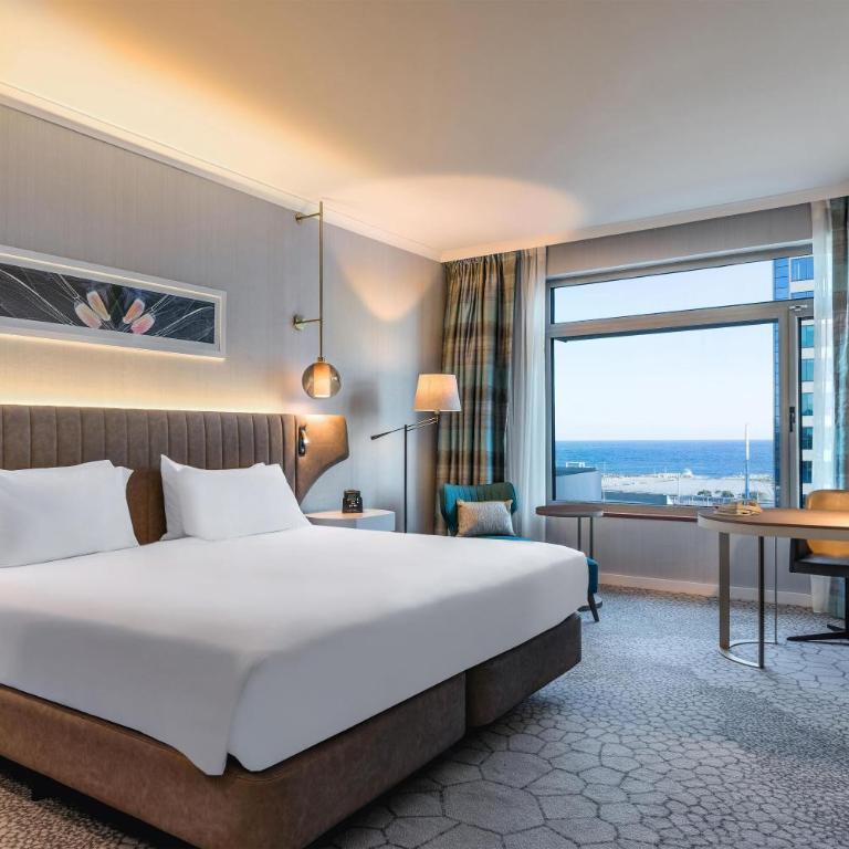 Hilton Diagonal Mar Barcelona - King Room with Sea View - 4