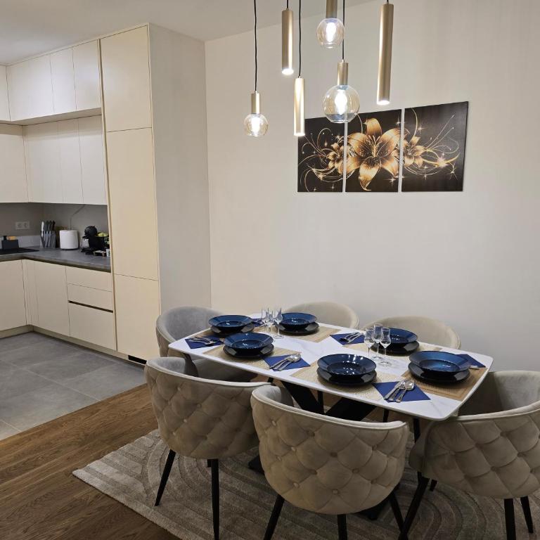 Lux Apartments Maya 1 - Apartman sa 2 Spavaće Sobe i Balkonom - 6
