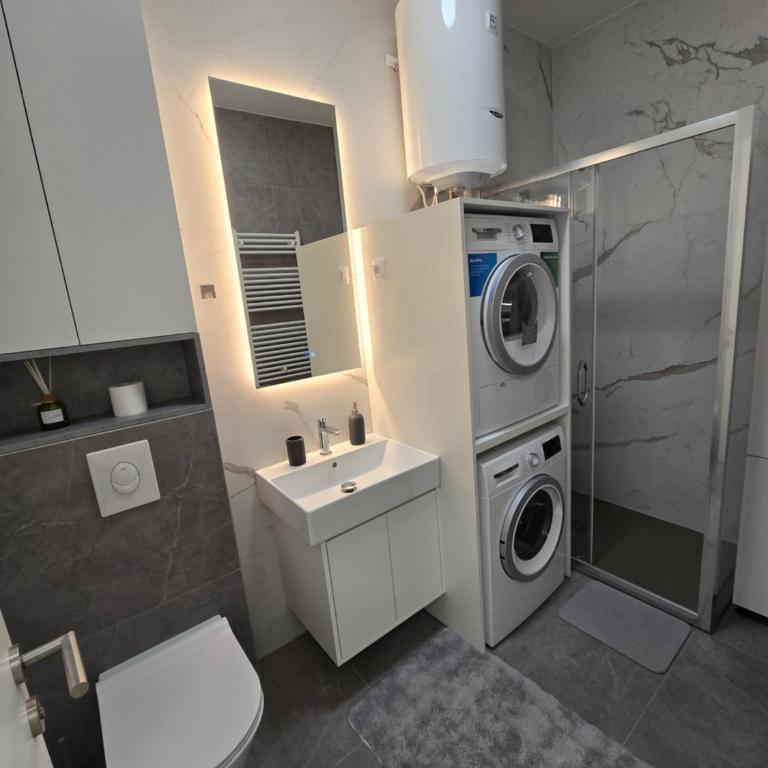 Lux Apartments Maya 2 - Apartman sa 2 Spavaće Sobe i Balkonom - 21