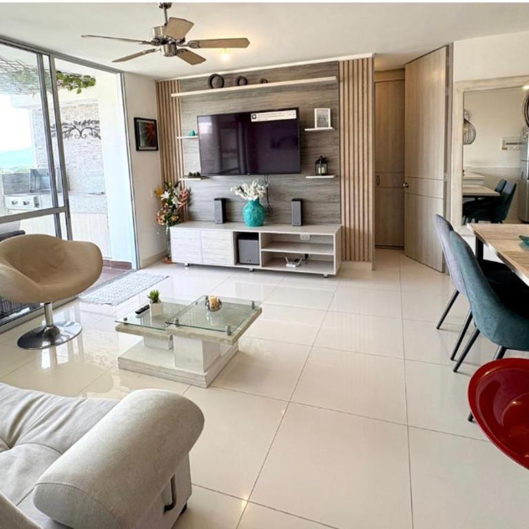Apartamento con vista a piscina - a 5 minutos de girardot - Apartamento de 3 dormitorios con balcón - 6