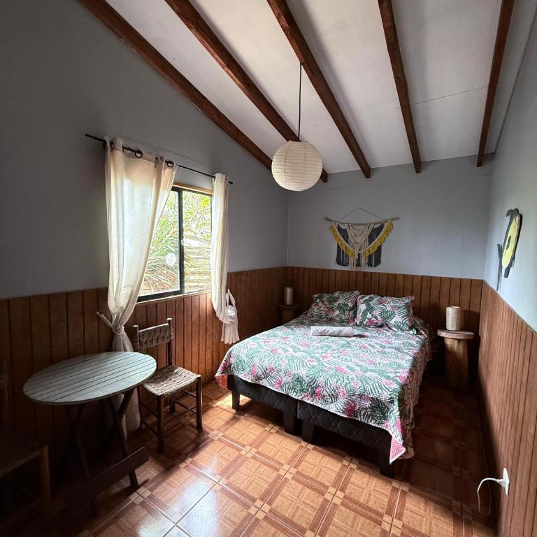 Hostal Vieroto - Twin Room with Shared Bathroom - 8