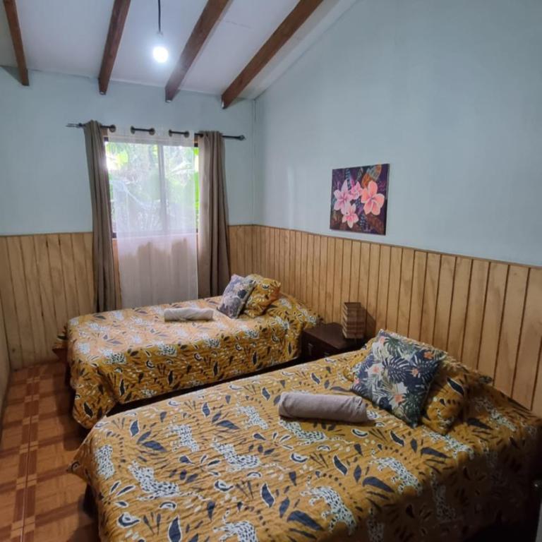 Hostal Vieroto - Twin Room with Shared Bathroom - 12