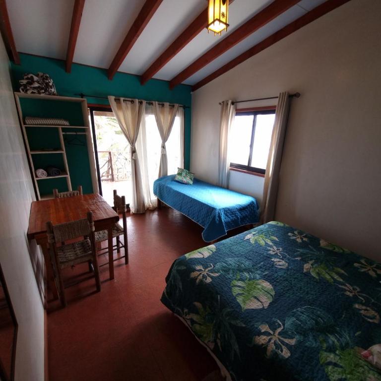 Hostal Vieroto - Double Room with Balcony and Sea View - 14