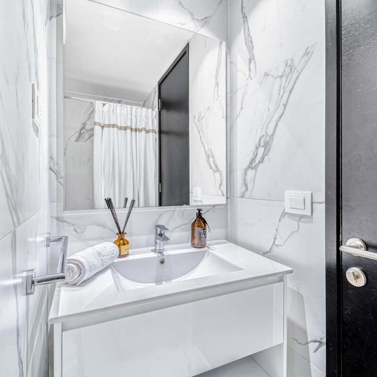 City Light W 2BR, Pool Gym Near Costanera Center - Two-Bedroom Apartment - 4