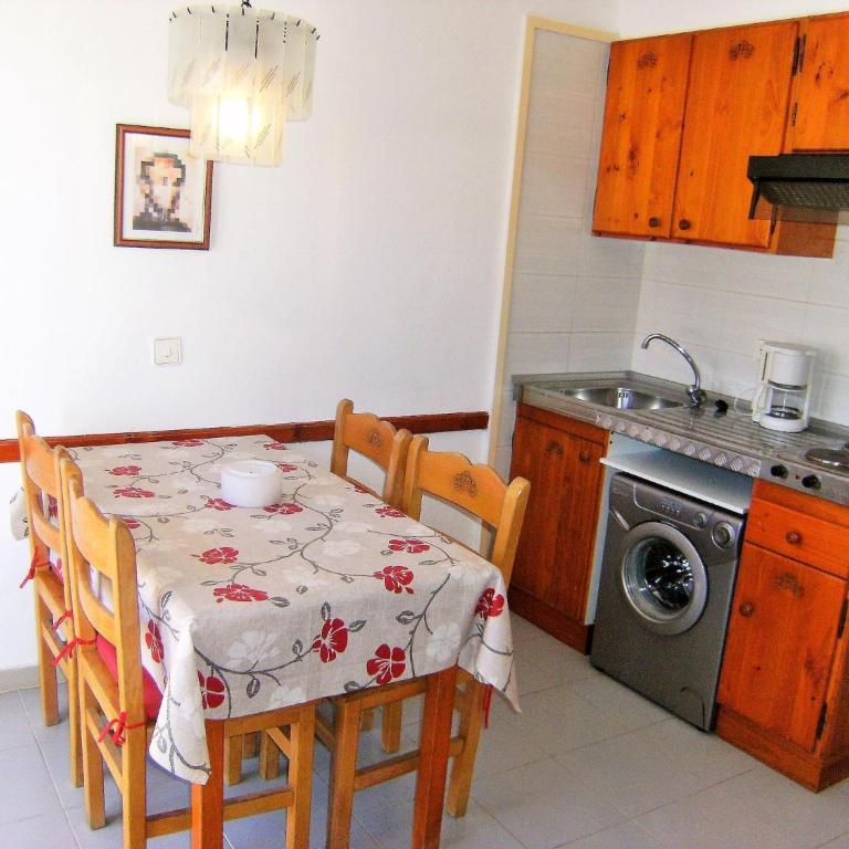 Apartment in Estartit near sea beach - Apartment - 4