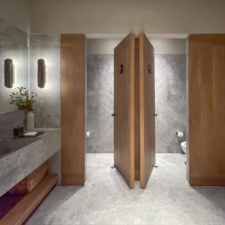 Luxury 27th-Floor Condo near Historic Downtown - One-Bedroom Apartment - 46