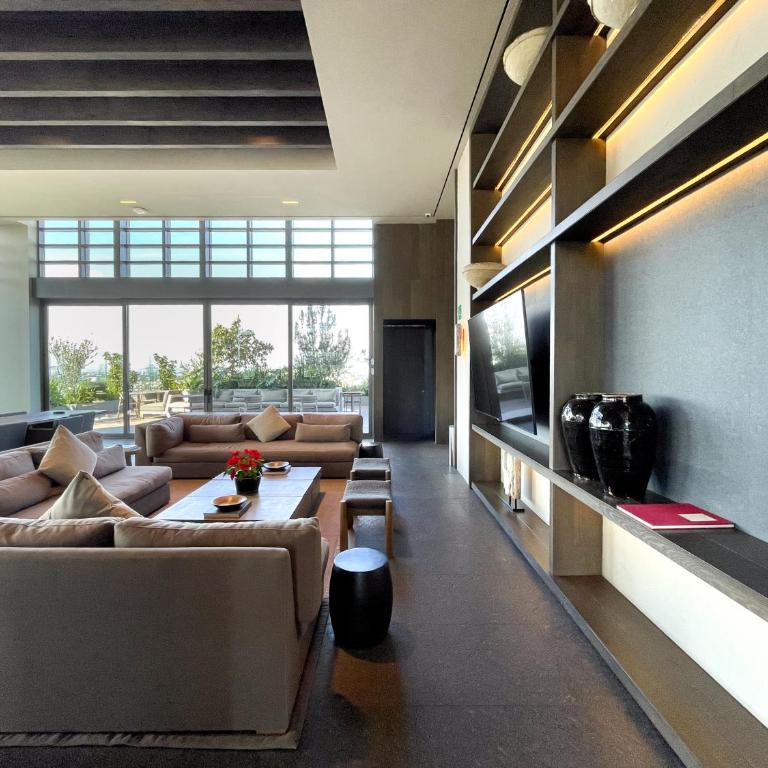 Luxury 27th-Floor Condo near Historic Downtown - One-Bedroom Apartment - 45