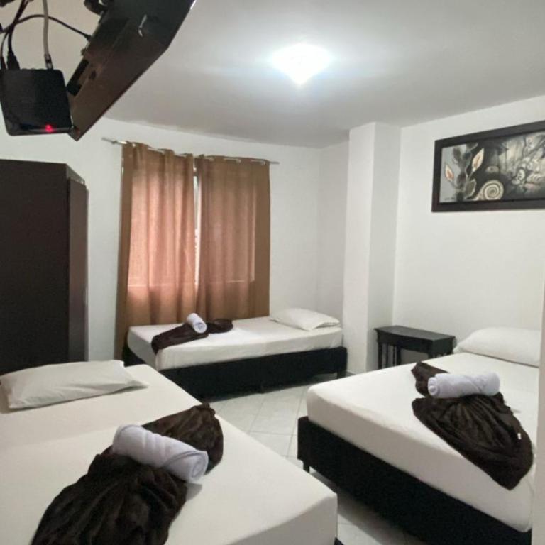 Hotel Recuerdos del Estadio - Habitación Cuádruple con baño privado - 5