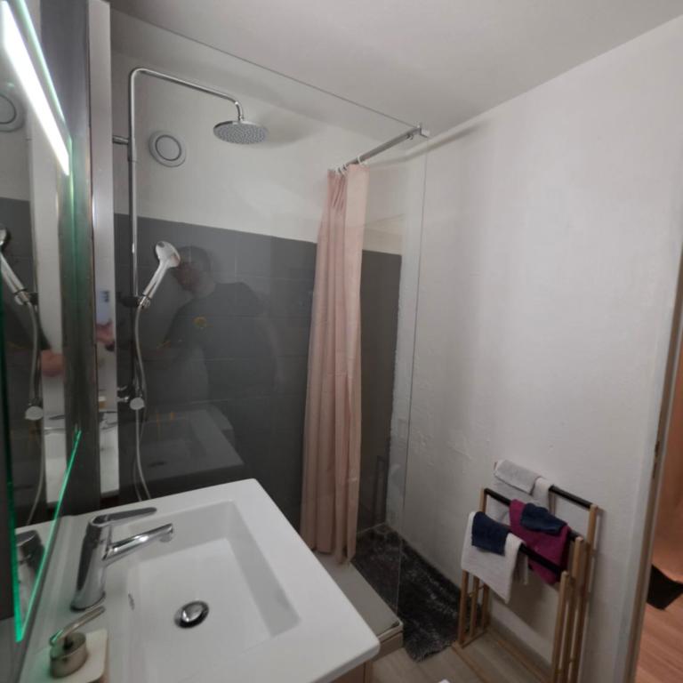 Studio avec balcon et vue panoramique sur le Cousson proche Thermes - Appartement 1 Chambre - 46