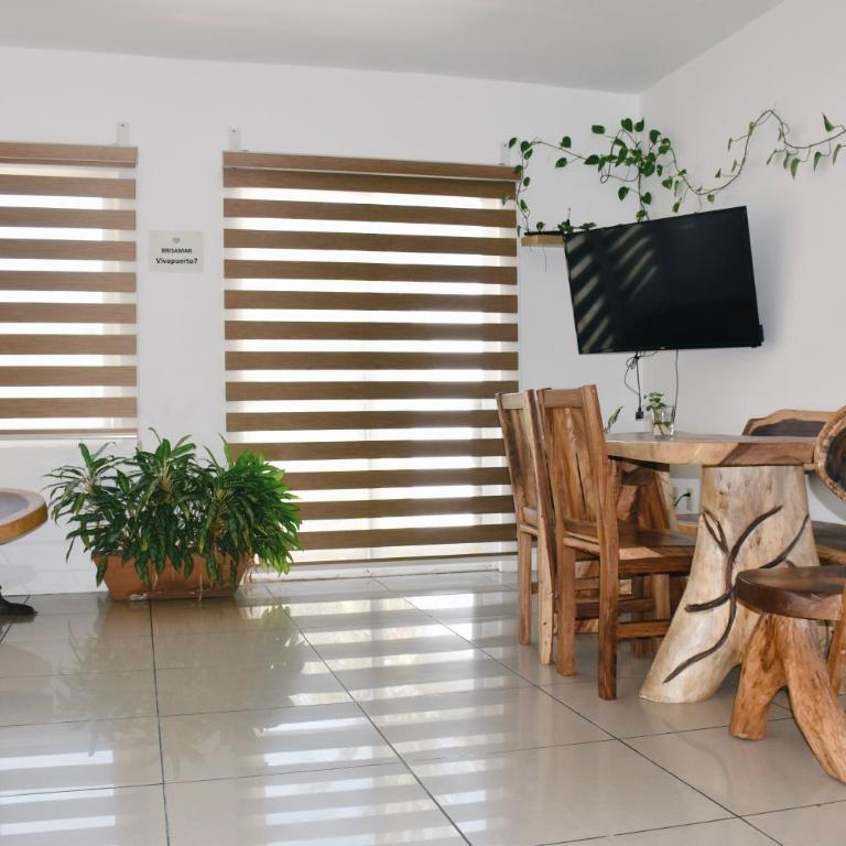BRISAMAR GUESTHOUSE - Habitación Doble con balcón - 10