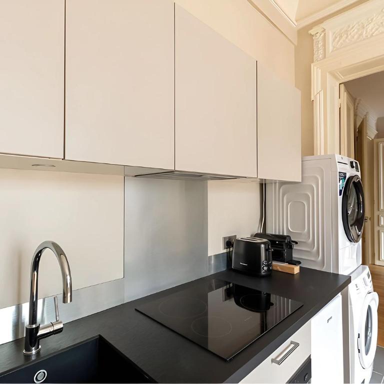 Eiffel View - Elegant 1BR - Terrace - Appartement 1 Chambre avec Balcon et Vue sur la Ville - 12