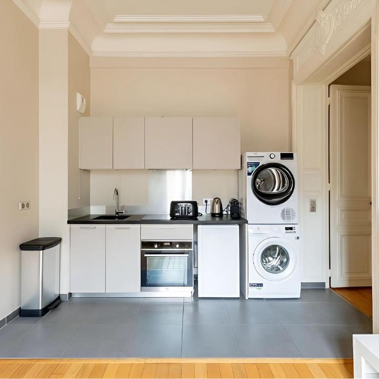Eiffel View - Elegant 1BR - Terrace - Appartement 1 Chambre avec Balcon et Vue sur la Ville - 11